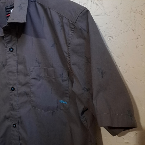 Quiksilver | Men's Gray Short button down short Sleeve Shirt - Picture 6 of 11